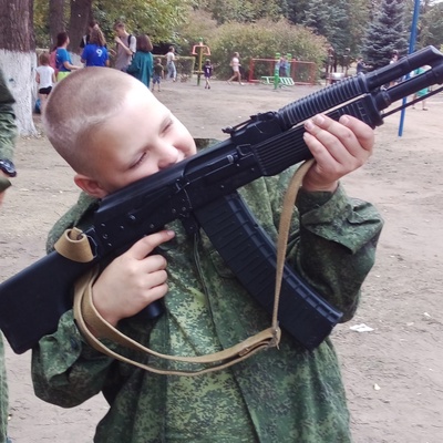 Илья Горячив